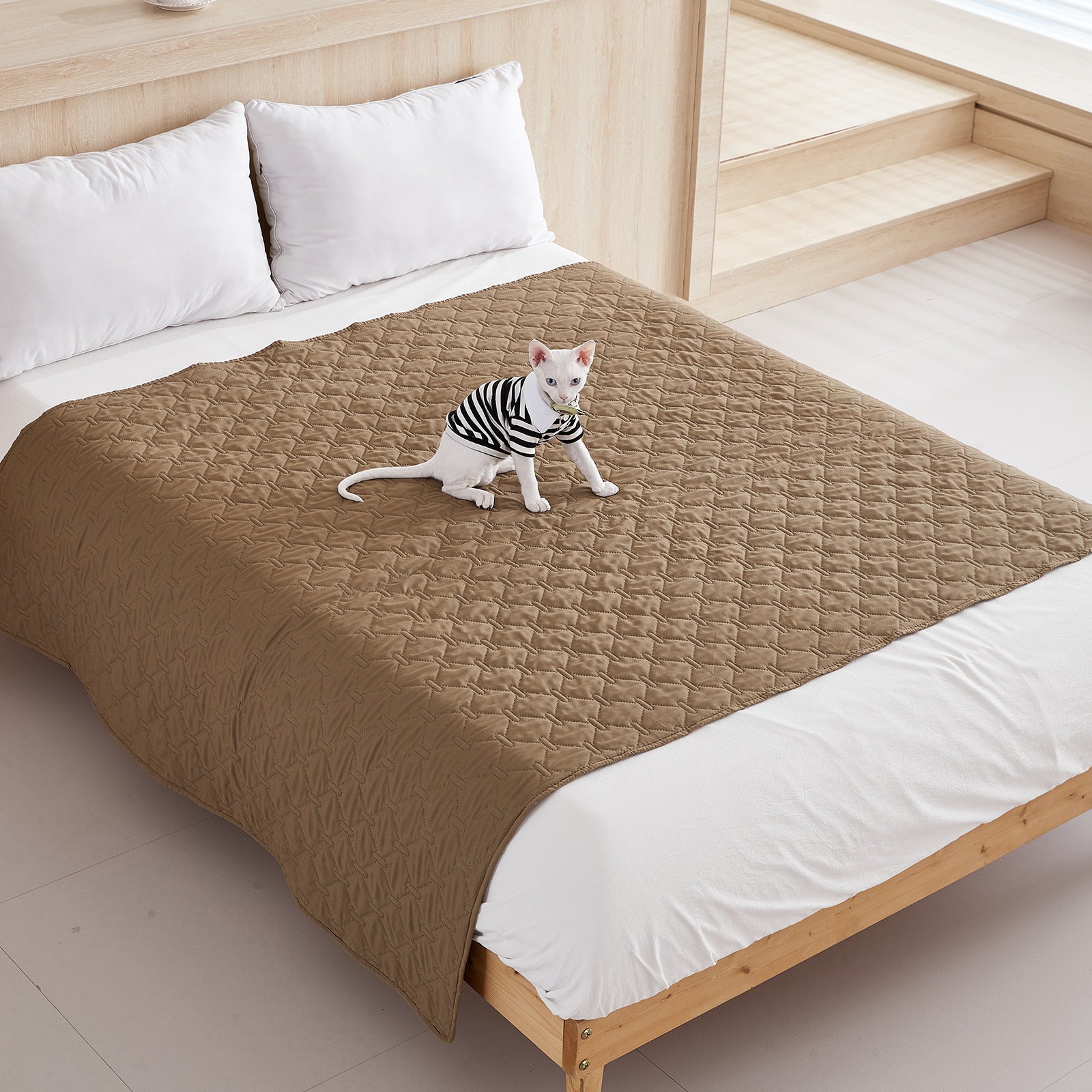 Waterproof Non-Slip Pet Comfort Blanket - Stress-Free Rest & Relaxation